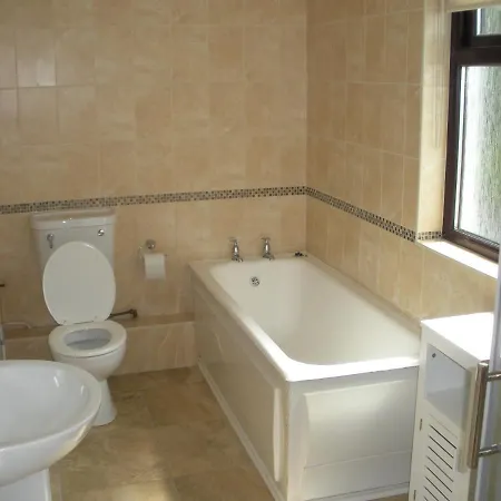 Elm Sleeps 6 With Private Garden Casa de Férias *