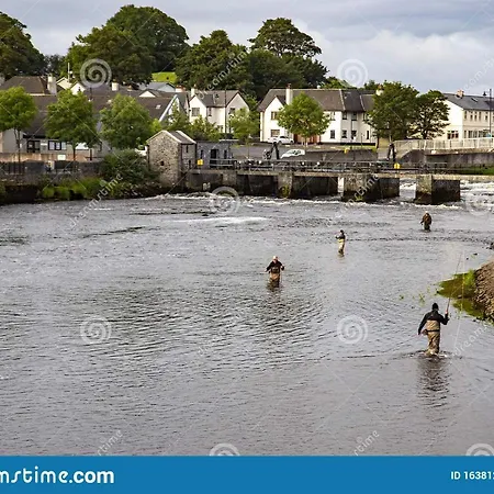 Beautiful 3-bed House In Knock Holiday home *